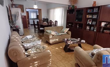 Oportunidad Venta casa 5 ambientes en Luis Guillón