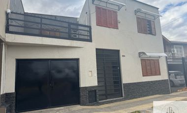Dúplex en venta de 3 dormitorios c/ cochera en Mariano Moreno