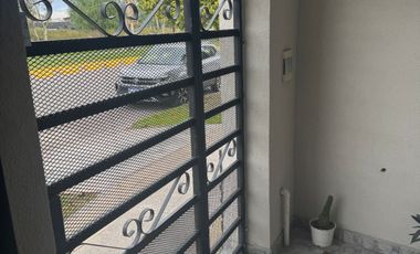 Dúplex en venta de 3 dormitorios c/ cochera en Mariano Moreno