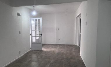 Departamento Tipo Casa en alquiler en Lanus Este