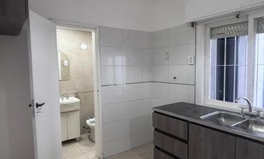 Departamento Tipo Casa en alquiler en Lanus Este