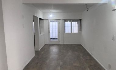 Departamento Tipo Casa en alquiler en Lanus Este