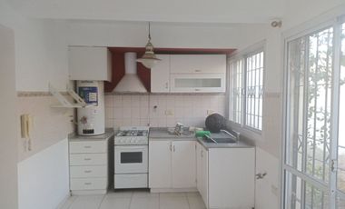 ALQUILER CASA DUPLEX EN GUAYMALLEN - SEMIPRIVADO
