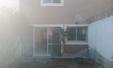 ALQUILER CASA DUPLEX EN GUAYMALLEN - SEMIPRIVADO
