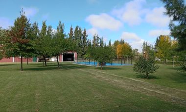 CASA QUINTA 4 AMBIENTES PILETA PARQUE