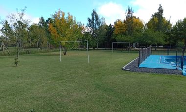 CASA QUINTA 4 AMBIENTES PILETA PARQUE