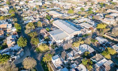 GALPÓN EN VENTA BARRIO BELLA VISTA CON OFICINAS