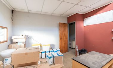 GALPÓN EN VENTA BARRIO BELLA VISTA CON OFICINAS