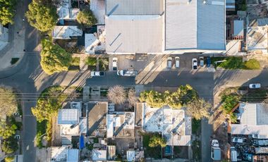 GALPÓN EN VENTA BARRIO BELLA VISTA CON OFICINAS