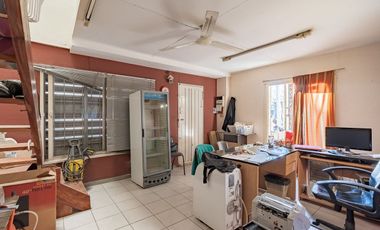 GALPÓN EN VENTA BARRIO BELLA VISTA CON OFICINAS