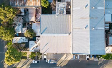 GALPÓN EN VENTA BARRIO BELLA VISTA CON OFICINAS