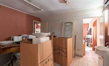 GALPÓN EN VENTA BARRIO BELLA VISTA CON OFICINAS