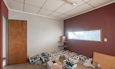 GALPÓN EN VENTA BARRIO BELLA VISTA CON OFICINAS