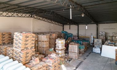 GALPÓN EN VENTA BARRIO BELLA VISTA CON OFICINAS