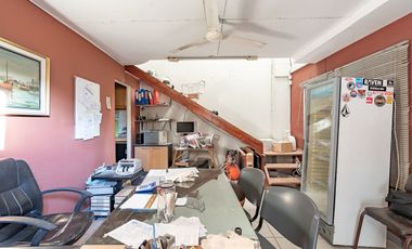 GALPÓN EN VENTA BARRIO BELLA VISTA CON OFICINAS