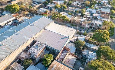 GALPÓN EN VENTA BARRIO BELLA VISTA CON OFICINAS