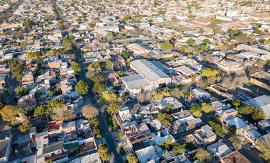 GALPÓN EN VENTA BARRIO BELLA VISTA CON OFICINAS