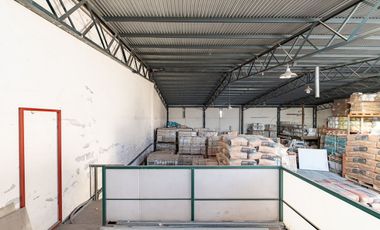 GALPÓN EN VENTA BARRIO BELLA VISTA CON OFICINAS