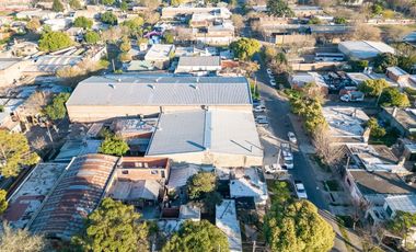 GALPÓN EN VENTA BARRIO BELLA VISTA CON OFICINAS