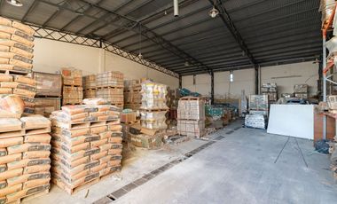 GALPÓN EN VENTA BARRIO BELLA VISTA CON OFICINAS