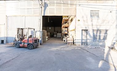 GALPÓN EN VENTA BARRIO BELLA VISTA CON OFICINAS