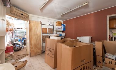 GALPÓN EN VENTA BARRIO BELLA VISTA CON OFICINAS