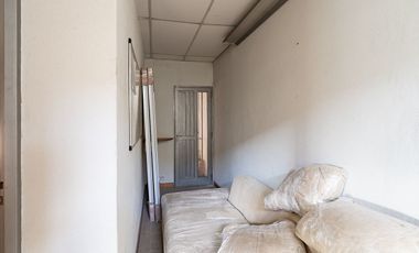 GALPÓN EN VENTA BARRIO BELLA VISTA CON OFICINAS