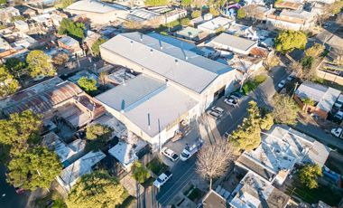 GALPÓN EN VENTA BARRIO BELLA VISTA CON OFICINAS