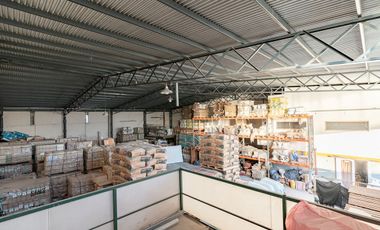 GALPÓN EN VENTA BARRIO BELLA VISTA CON OFICINAS