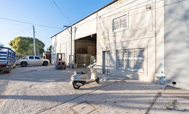 GALPÓN EN VENTA BARRIO BELLA VISTA CON OFICINAS