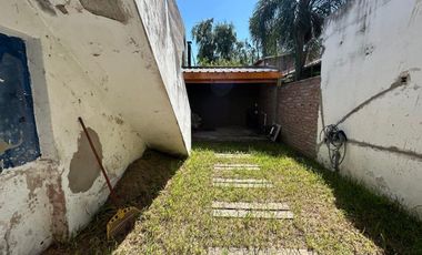 Alquiler 2 ambientes con patio Plaza Oeste