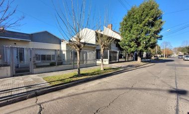 VENTA CASA 5 AMB RECICLADA RAMOS MEJIA JARDIN
