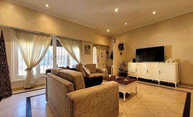 VENTA CASA 5 AMB RECICLADA RAMOS MEJIA JARDIN