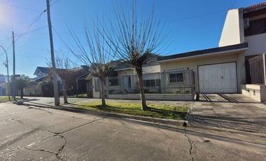 VENTA CASA 5 AMB RECICLADA RAMOS MEJIA JARDIN