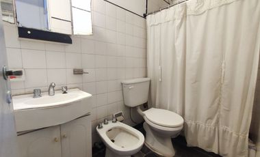 CASA 4 AMBIENTES EN VENTA EN QUILMES OESTE QUINCHO