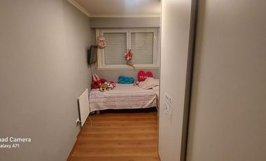 VENTA CASA 4 AMB. EN BERNAL CON MUCHO TERRENO