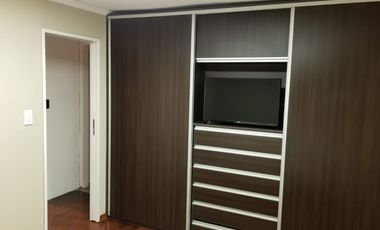 VENTA CASA 4 AMB. EN BERNAL CON MUCHO TERRENO