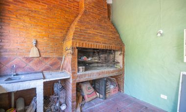 VENTA CASA CON PILETA Moreno cerca Acceso oeste
