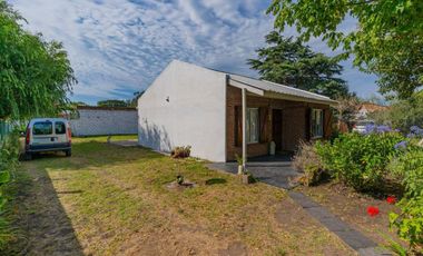VENTA CASA 3 AMBIENTES LAS DALIAS APTA CREDITO