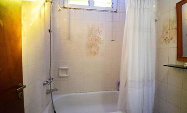 CASA 3 DORMITORIOS CON TALLER EN VENTA - TOLOSA