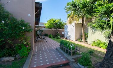 CASA 3 DORMITORIOS CON TALLER EN VENTA - TOLOSA