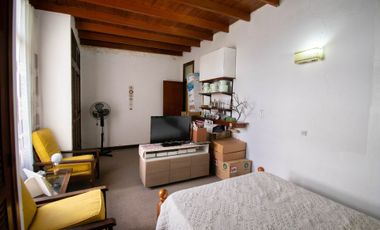 CASA 3 DORMITORIOS CON TALLER EN VENTA - TOLOSA