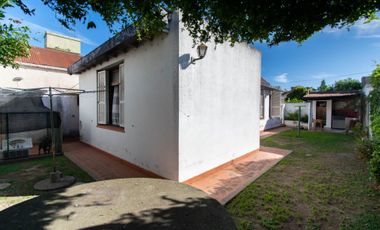 CASA 3 DORMITORIOS CON TALLER EN VENTA - TOLOSA
