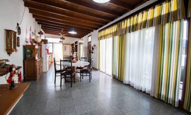 CASA 3 DORMITORIOS CON TALLER EN VENTA - TOLOSA