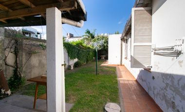 CASA 3 DORMITORIOS CON TALLER EN VENTA - TOLOSA