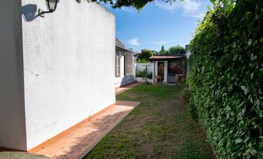 CASA 3 DORMITORIOS CON TALLER EN VENTA - TOLOSA