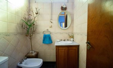 CASA 3 DORMITORIOS CON TALLER EN VENTA - TOLOSA