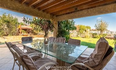 Casa en Venta en Colegio Wenlock, San Carlos de Apoquindo