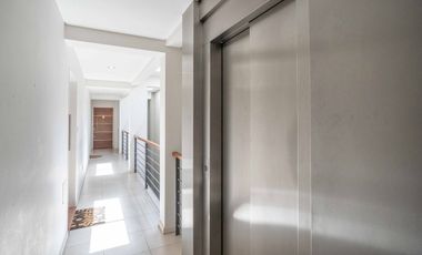 Venta depto 3 amb en Lomas con  cochera y pileta