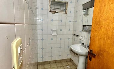 Duplex 2 Ambientes con Patio, a Remodelar